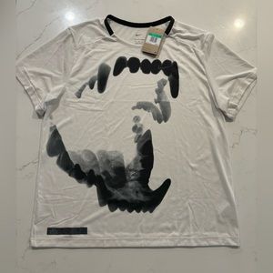 Nike White and Black Short Sleeve Tee